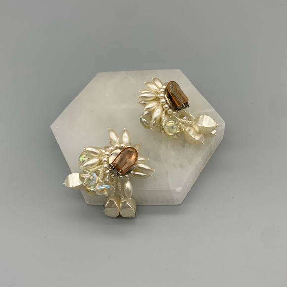 Vintage White Pearlescent Beaded Clip-on Earrings - Picture 3 of 3